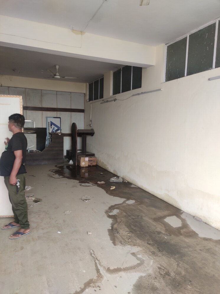  Parking, aliganj Commercial Office Space in IT/SEZ 2200 Sq.Ft. In Aliganj Lucknow 8947433