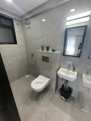 Bathroom in 1 BHK Apartment at Darshan Aura, Byculla – for Sale