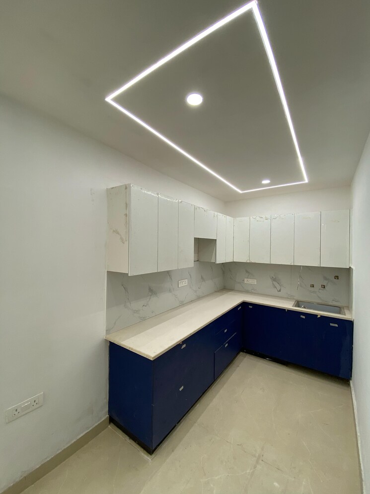 Kitchen, sector 104 3 Bedroom 1500 Sq.Ft. Builder Floor In Sector 104 Noida 8947479