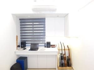 Kitchen in 2.5 BHK Apartment at Suncity Complex, Powai – for Sale