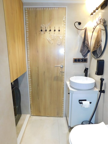 Bathroom in 2.5 BHK Apartment at Suncity Complex, Powai – for Sale