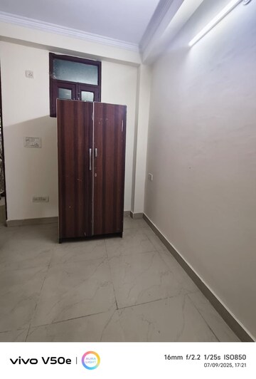 Room in 1 BHK Builder Floor at Chattarpur – for Rent
