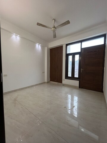 Living Room in 1 BHK Builder Floor at Chattarpur – for Rent