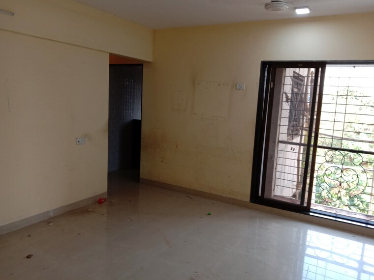Room, mohan-mansion-chs 1.5 Bedroom 580 Sq.Ft. Apartment In Chunabhatti Mumbai 8947509