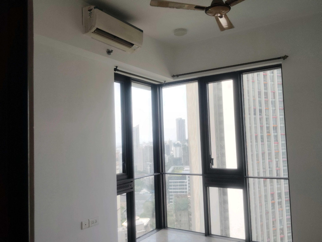 3 BHK + Servant Room Apartment For Sale in Lodha Kiara