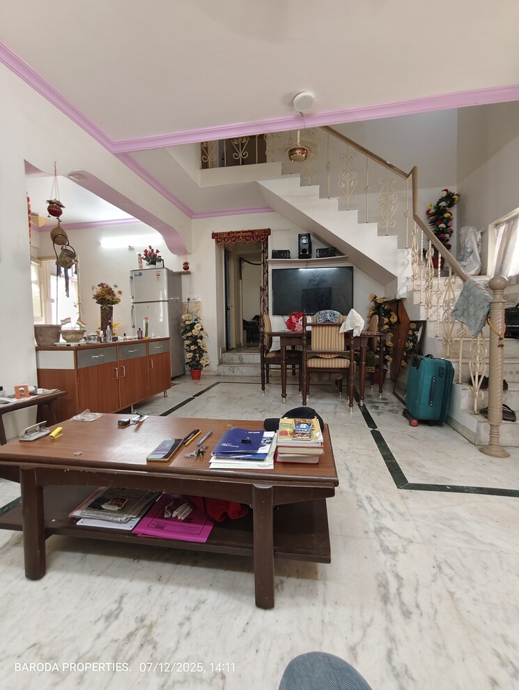 Living Room, race course 4 Bedroom 1500 Sq.Ft. Apartment In Race Course Vadodara 8947529