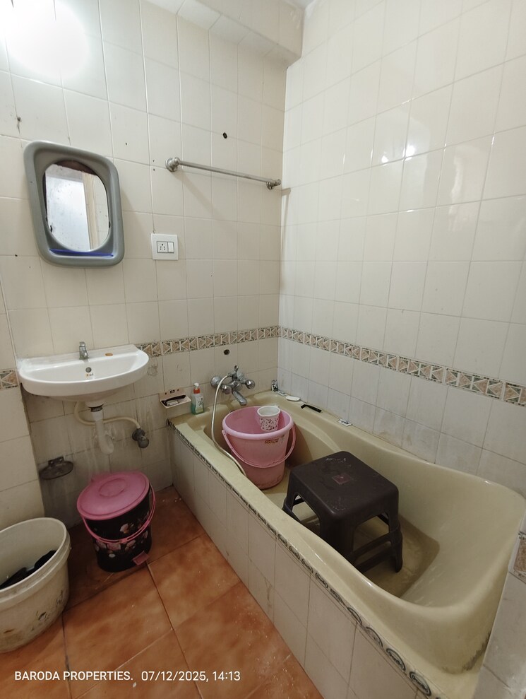 Bathroom, race course 4 Bedroom 1500 Sq.Ft. Apartment In Race Course Vadodara 8947529