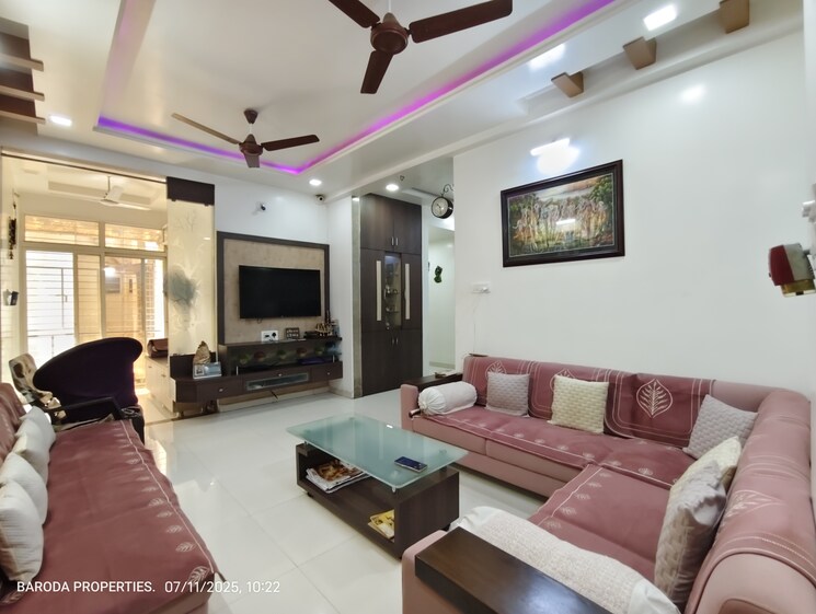 Living Room, race course 4 Bedroom 1500 Sq.Ft. Apartment In Race Course Vadodara 8947529