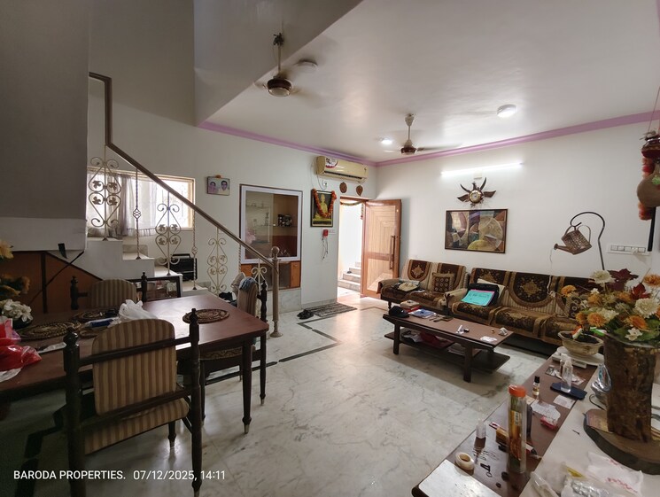 Living Room, race course 4 Bedroom 1500 Sq.Ft. Apartment In Race Course Vadodara 8947529