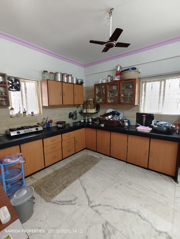 Kitchen, race course 4 Bedroom 1500 Sq.Ft. Apartment In Race Course Vadodara 8947529