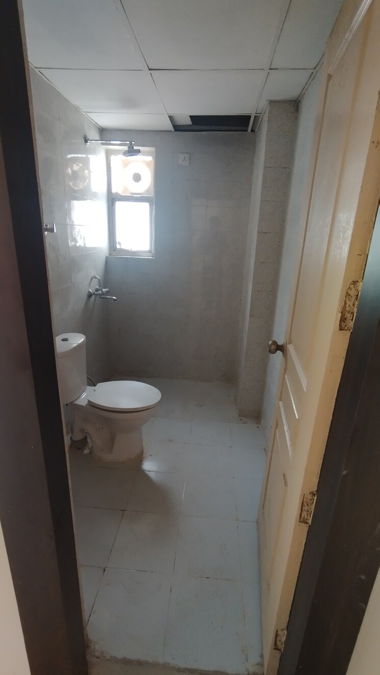 Bathroom, logix-blossom-zest 2 Bedroom 990 Sq.Ft. Apartment In Sector 143 Noida 8947610