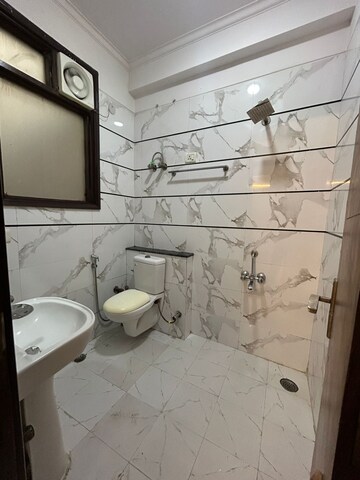 Bathroom in 2 BHK Builder Floor at Palm Residency Chhatarpur, Chattarpur – for Rent