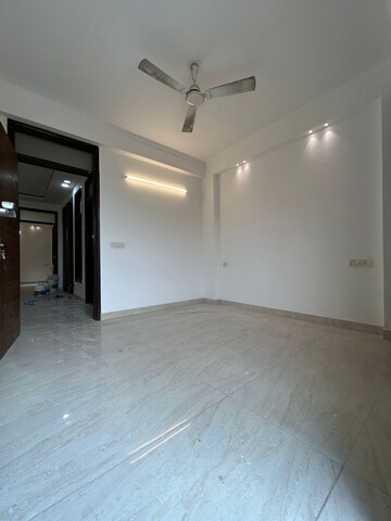 Room in 3 BHK Builder Floor at Chattarpur – for Rent
