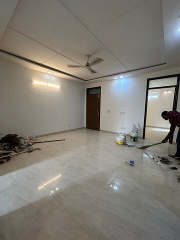 Room in 3 BHK Builder Floor at Chattarpur – for Rent