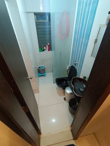 Master Bedroom in 2 BHK Apartment at Surbhi CHS Andheri West, Andheri West – for Rent