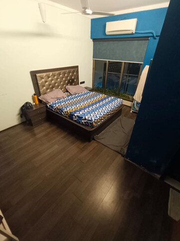 Bedroom in 2 BHK Apartment at Surbhi CHS Andheri West, Andheri West – for Rent