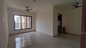 Room in 3 BHK Apartment at Ojass Awantika CHS, Naupada – for Rent