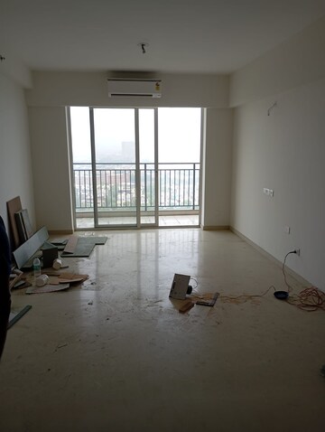 Room in 3 BHK Apartment at Godrej Woods, Sector 43 – for Rent