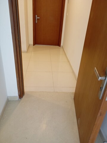 Room in 3 BHK Apartment at Godrej Woods, Sector 43 – for Rent