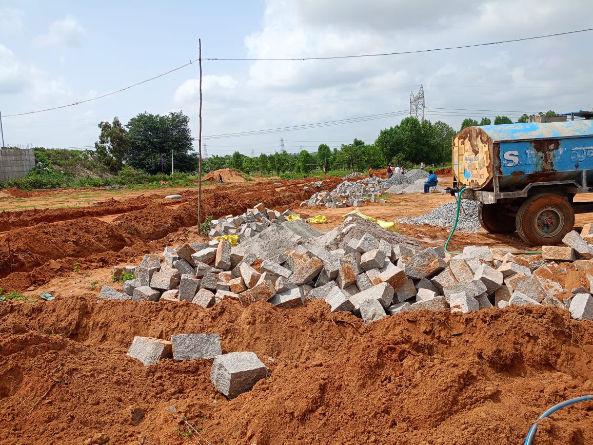 Plot For Sale in Pearl City Kadthal