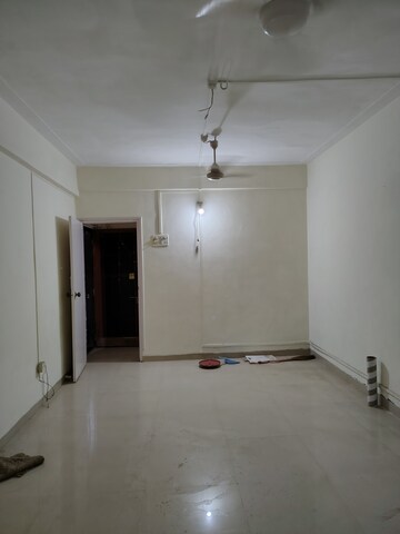 Room in 2 BHK Apartment at Bharati Niwas, Santacruz West – for Rent