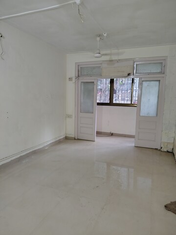 2 BHK Apartment For Rent in Bharati Niwas, Santacruz West