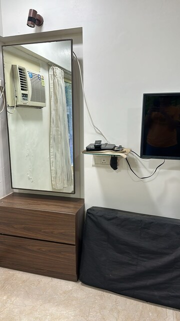 Bathroom in 4 BHK Apartment at Andheri West – for Rent