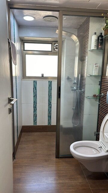Bathroom in 4 BHK Apartment at Andheri West – for Rent