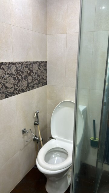 Bathroom in 4 BHK Apartment at Andheri West – for Rent