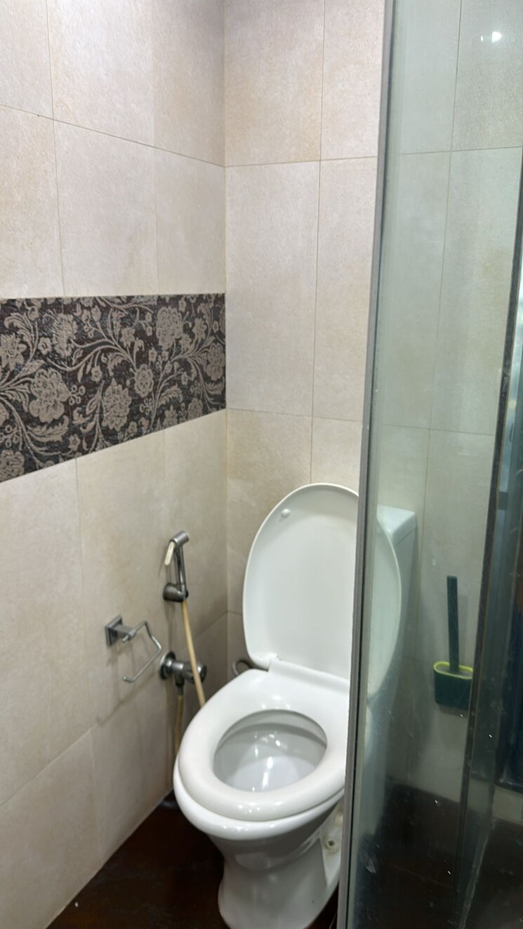 Bathroom, andheri west 4 Bedroom 1500 Sq.Ft. Apartment In Andheri West Mumbai 8947725