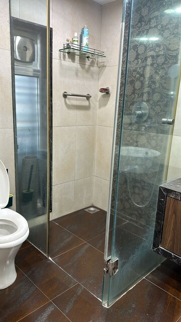 Bathroom in 4 BHK Apartment at Andheri West – for Rent