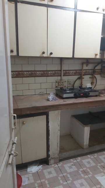 Kitchen in 2.5 BHK Apartment at Mayur Vihar – for Rent