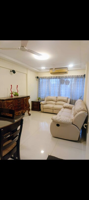 Living Room in 1.5 BHK Apartment at Rays Apartment, Bandra West – for Sale