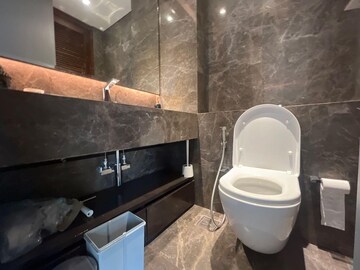 Furnished Amenities in 3 BHK Apartment at Lodha Trump Tower, Worli – for Sale