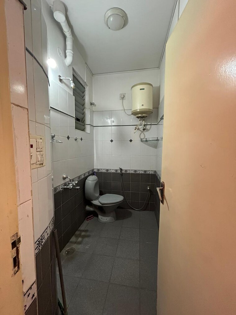 Bathroom, esteem-park 3 Bedroom 1435 Sq.Ft. Apartment In Jp Nagar Bangalore 8947757