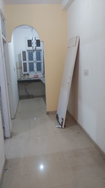 Furnished Amenities in 1.5 BHK Builder Floor at Mayur Vihar – for Rent