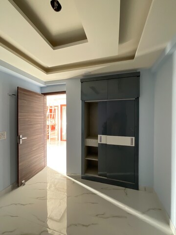 Room in 3 BHK Apartment at Gajal Apartments, Sector 49 – for Rent