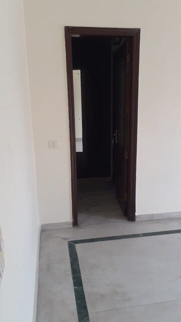Building Lobby in 3.5 BHK Independent House at RWA Apartments Sector 72, Sector 72 – for Rent
