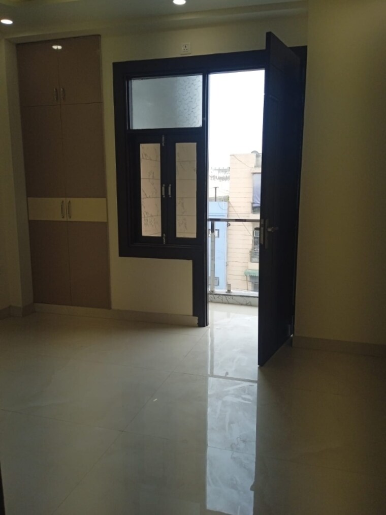 Room, igi airport area 3 Bedroom 1000 Sq.Ft. Apartment In Igi Airport Area Delhi 8947793