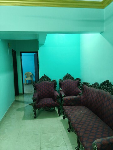 Bedroom in 2 BHK Apartment at Samkeet CHS, Vile Parle East – for Rent