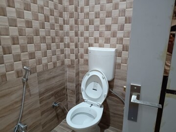 Bathroom in 1 RK Independent House at Gomti Nagar – for Rent