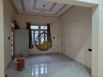 Room in 2 BHK Independent House at Gomti Nagar – for Rent