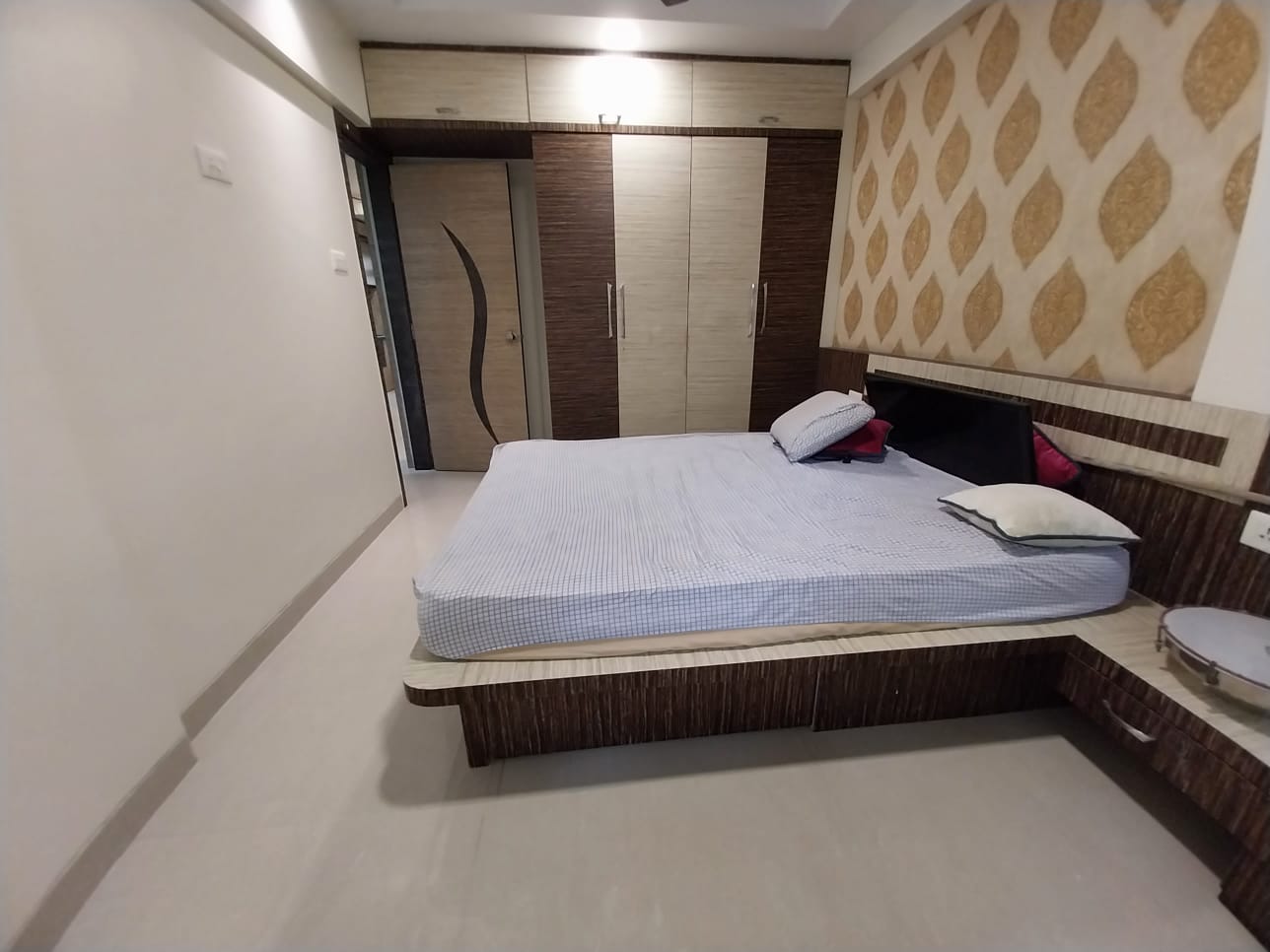2.5 BHK + Pooja Room,Servant Room,Study Room,Extra Room 1300 Sq.Ft. Apartment in NRI Complex Phase 2