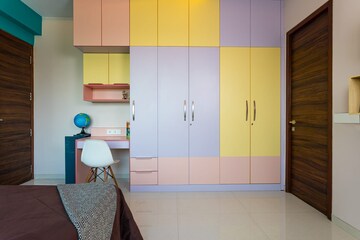 Furnished Amenities in 3.5 BHK Apartment at Akshar Shreeji Heights, Seawoods – for Rent