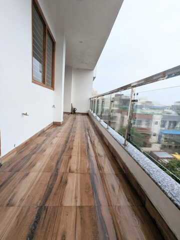 Balcony in 3 BHK Builder Floor at Vipul World Plots, Sector 48 – for Rent