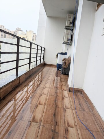 Balcony in 3 BHK Builder Floor at Vipul World Plots, Sector 48 – for Rent