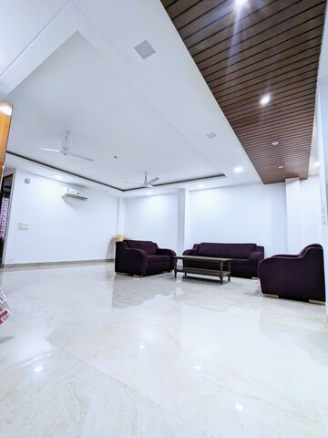 Master Bedroom in 3 BHK Builder Floor at Vipul World Plots, Sector 48 – for Rent