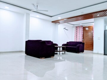 Living Room in 3 BHK Builder Floor at Vipul World Plots, Sector 48 – for Rent