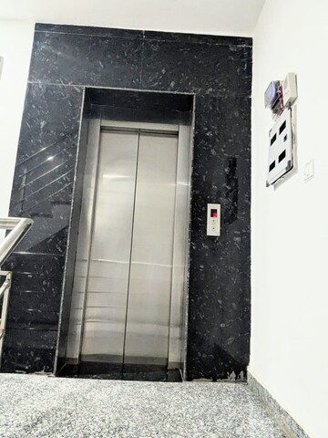 Building Lobby in 3 BHK Builder Floor at Vipul World Plots, Sector 48 – for Rent