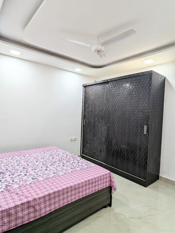 Bedroom in 3 BHK Builder Floor at Vipul World Plots, Sector 48 – for Rent